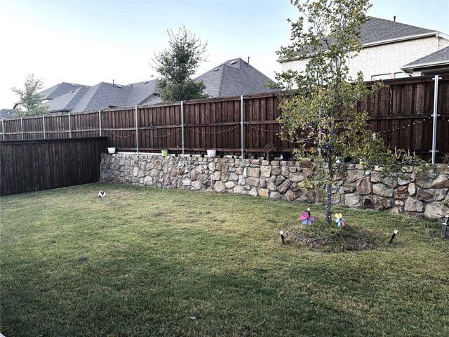 352 Foxthorne Way, Little Elm, TX 75068