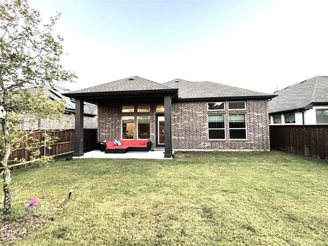 352 Foxthorne Way, Little Elm, TX 75068