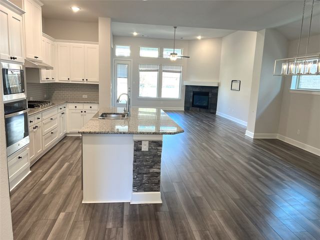 352 Foxthorne Way, Little Elm, TX 75068