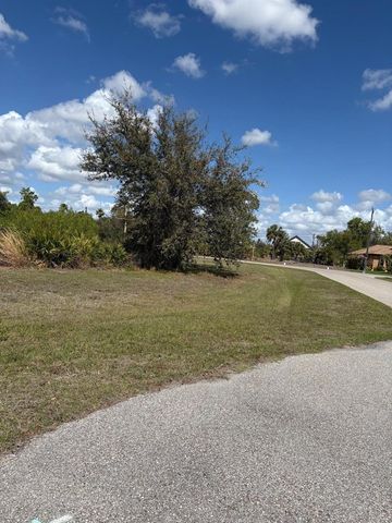 196 LINDA LEE DRIVE, Rotonda West, FL 33947