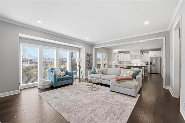 13540 NW 72nd Street, Parkville, MO 64152