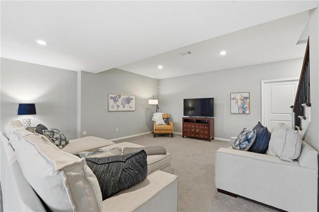 13540 NW 72nd Street, Parkville, MO 64152