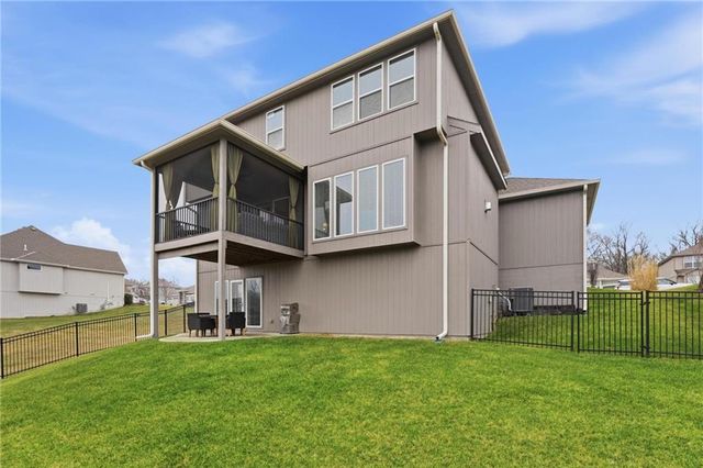 13540 NW 72nd Street, Parkville, MO 64152