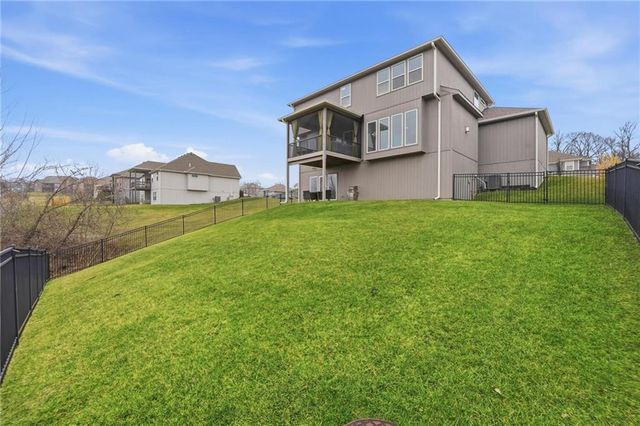 13540 NW 72nd Street, Parkville, MO 64152