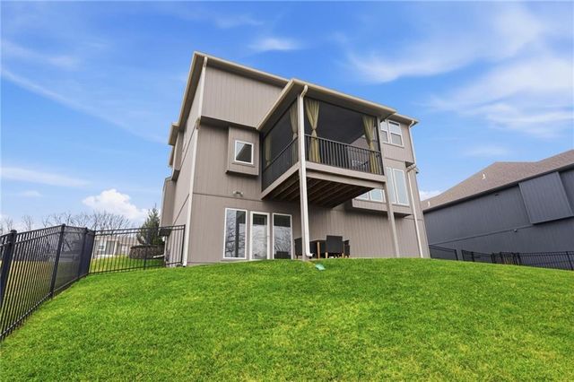 13540 NW 72nd Street, Parkville, MO 64152