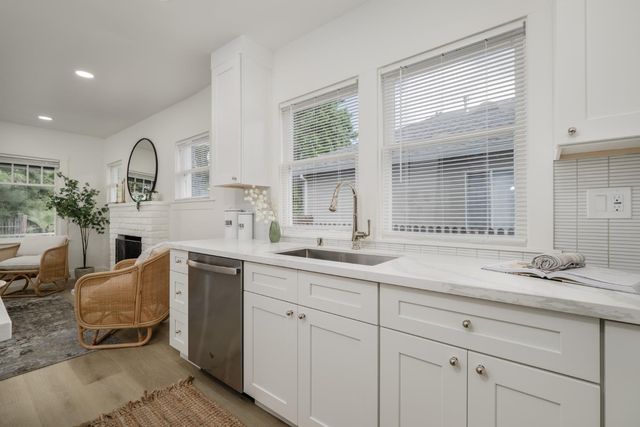 3517 Santa Cruz Way, Sacramento, CA 95817