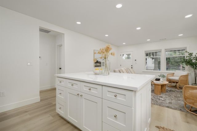 3517 Santa Cruz Way, Sacramento, CA 95817