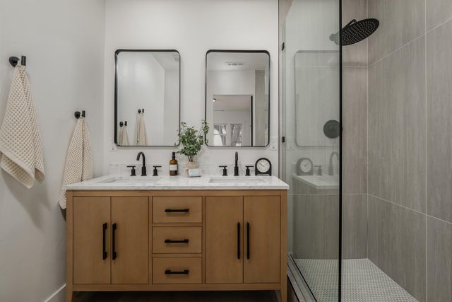 3517 Santa Cruz Way, Sacramento, CA 95817