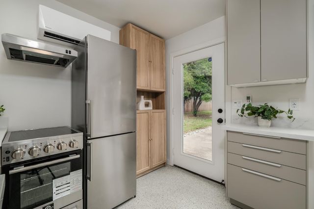 3517 Santa Cruz Way, Sacramento, CA 95817