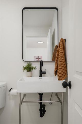 3517 Santa Cruz Way, Sacramento, CA 95817