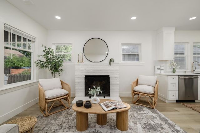 3517 Santa Cruz Way, Sacramento, CA 95817