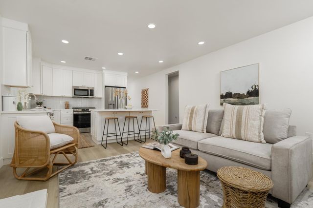 3517 Santa Cruz Way, Sacramento, CA 95817