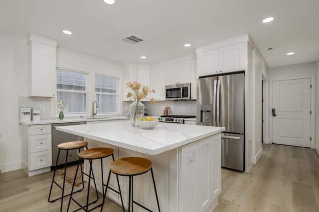 3517 Santa Cruz Way, Sacramento, CA 95817