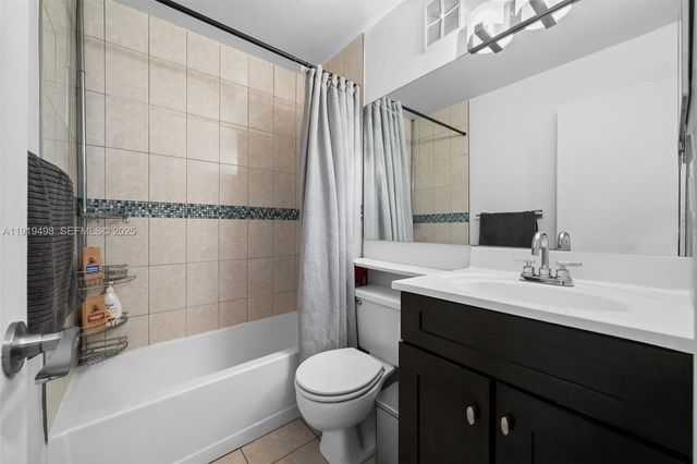 11166 NW 37th St, Sunrise, FL 33351