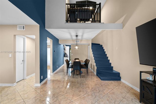 11166 NW 37th St, Sunrise, FL 33351