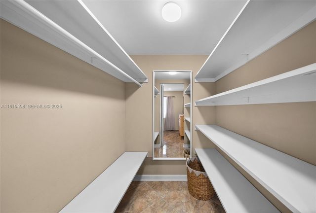 11166 NW 37th St, Sunrise, FL 33351