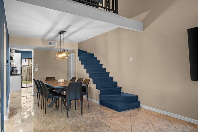 11166 NW 37th St, Sunrise, FL 33351