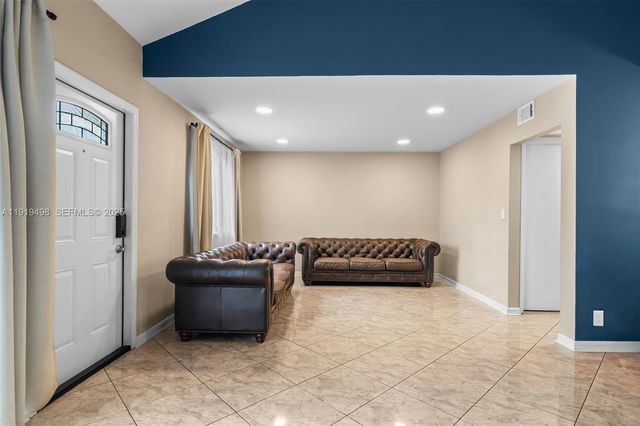 11166 NW 37th St, Sunrise, FL 33351