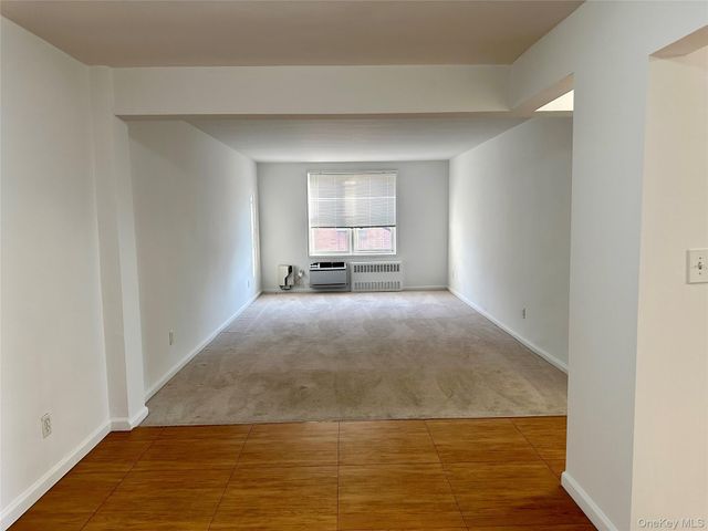 36 Barstow Road 2D, Great Neck, NY 11021