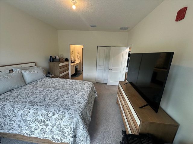 8001 NW 41st St F-113, Doral, FL 33166