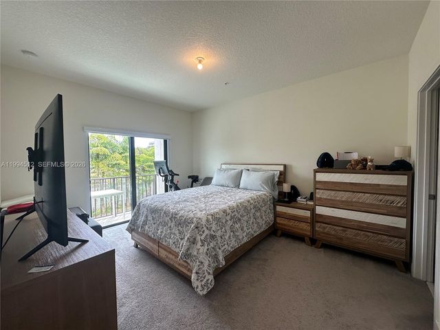 8001 NW 41st St F-113, Doral, FL 33166