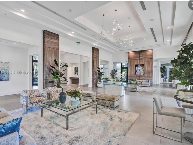 8001 NW 41st St F-113, Doral, FL 33166