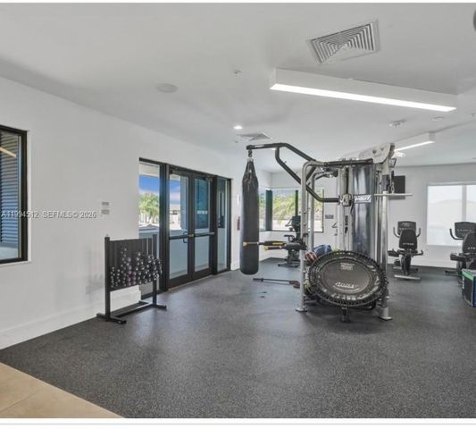 8001 NW 41st St F-113, Doral, FL 33166