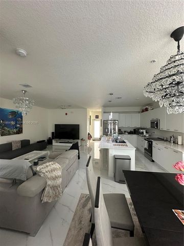 8001 NW 41st St F-113, Doral, FL 33166