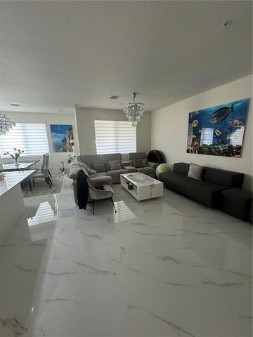 8001 NW 41st St F-113, Doral, FL 33166