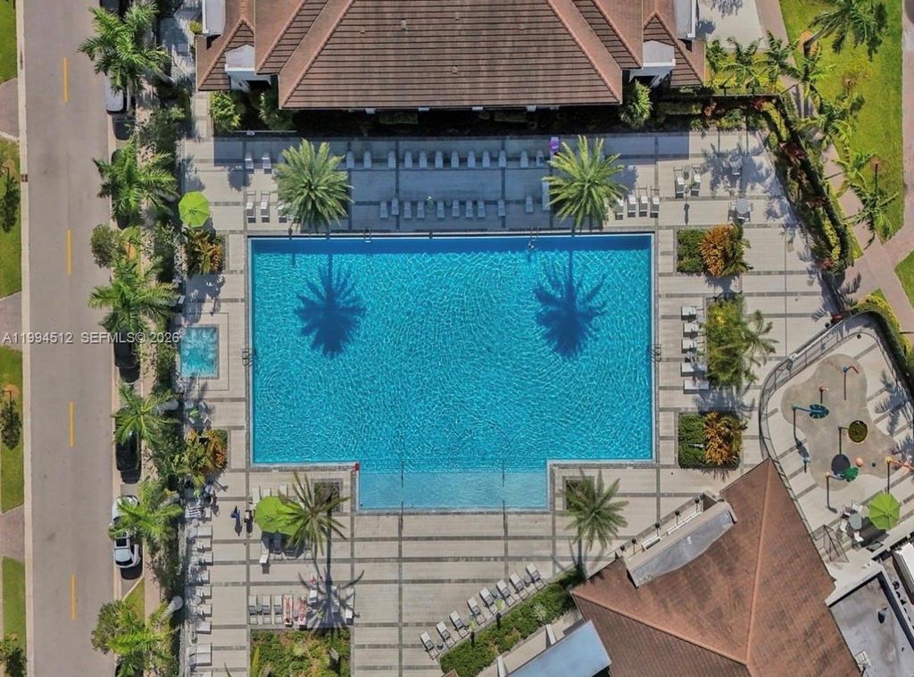 8001 NW 41st St F-113, Doral, FL 33166