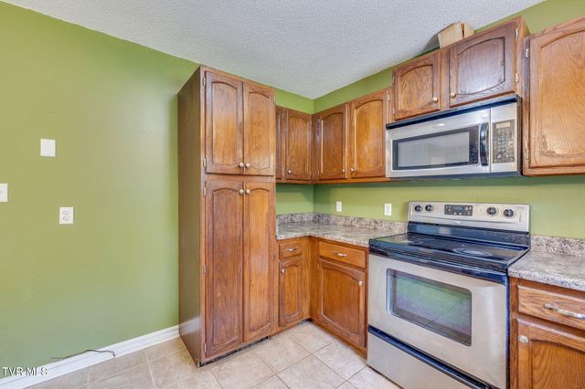420 Poplar Street, Mount Carmel, TN 37645