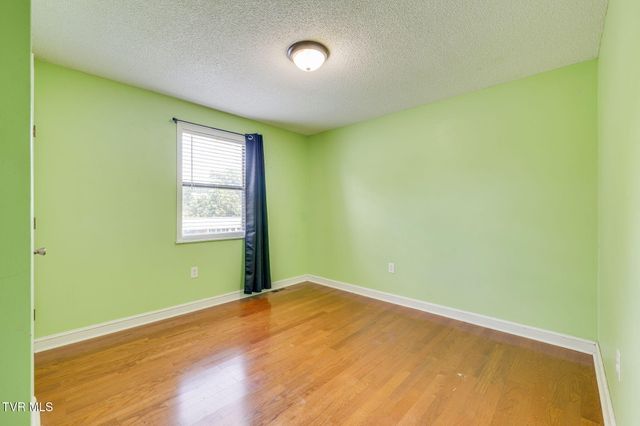 420 Poplar Street, Mount Carmel, TN 37645