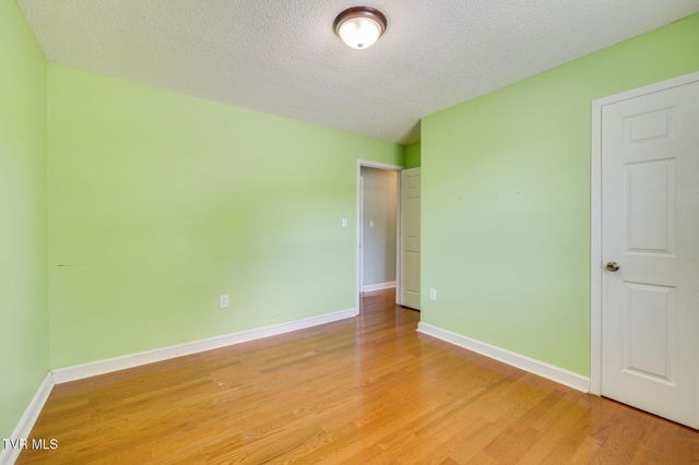 420 Poplar Street, Mount Carmel, TN 37645