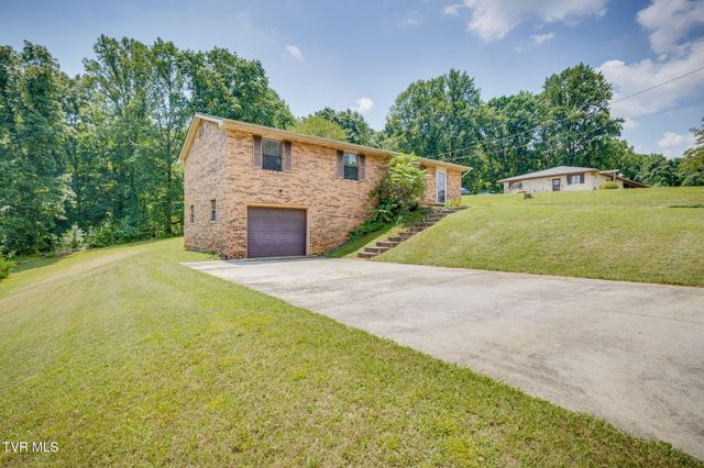 420 Poplar Street, Mount Carmel, TN 37645
