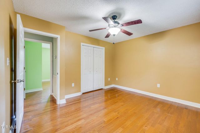 420 Poplar Street, Mount Carmel, TN 37645