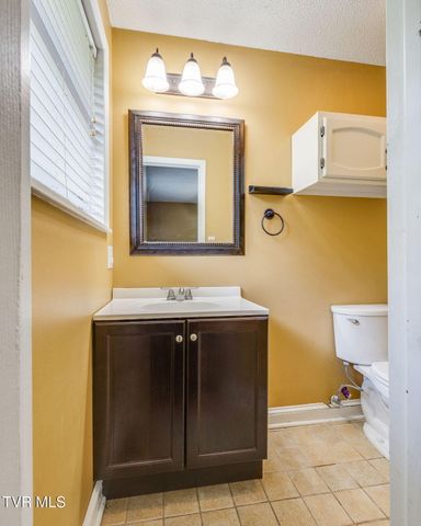420 Poplar Street, Mount Carmel, TN 37645
