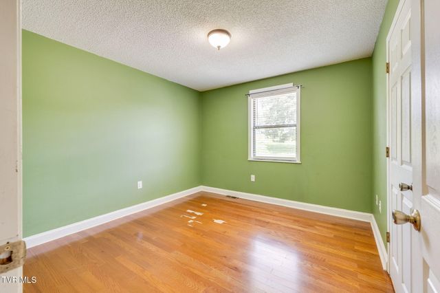 420 Poplar Street, Mount Carmel, TN 37645