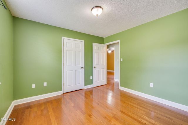 420 Poplar Street, Mount Carmel, TN 37645