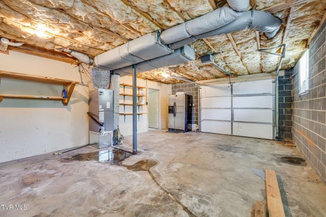420 Poplar Street, Mount Carmel, TN 37645