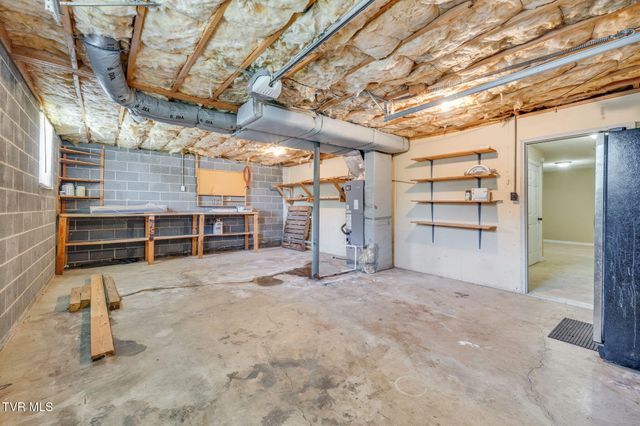 420 Poplar Street, Mount Carmel, TN 37645