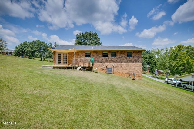 420 Poplar Street, Mount Carmel, TN 37645