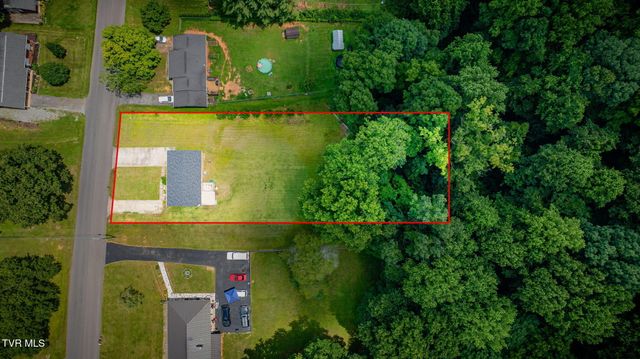 420 Poplar Street, Mount Carmel, TN 37645