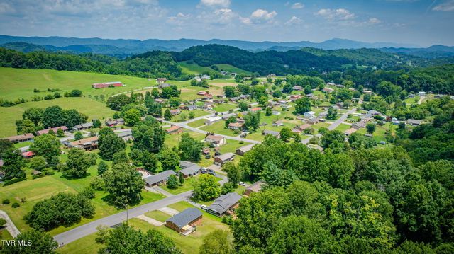 420 Poplar Street, Mount Carmel, TN 37645