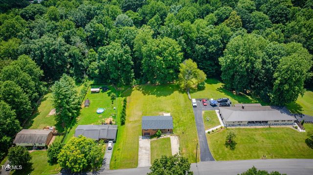 420 Poplar Street, Mount Carmel, TN 37645
