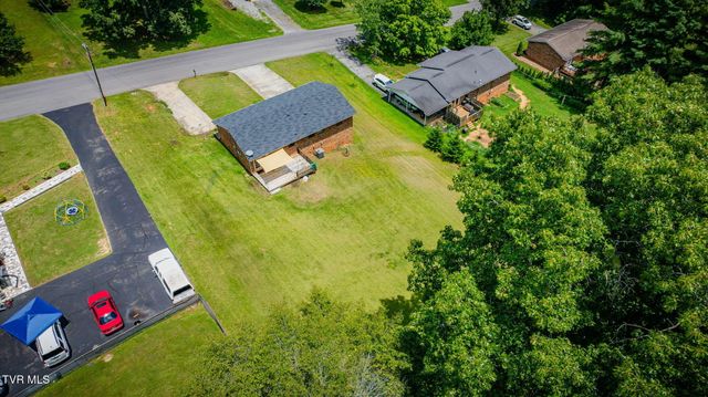 420 Poplar Street, Mount Carmel, TN 37645