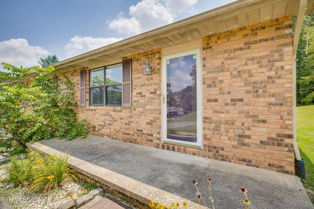 420 Poplar Street, Mount Carmel, TN 37645