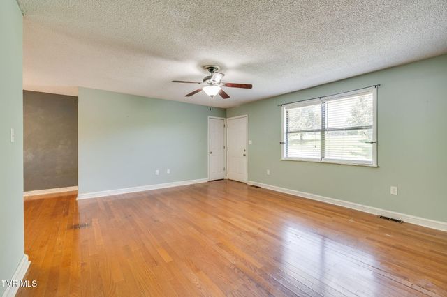 420 Poplar Street, Mount Carmel, TN 37645