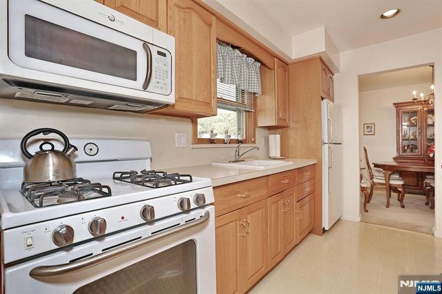 429 Polly Ann Terrace, Paramus, NJ 07652