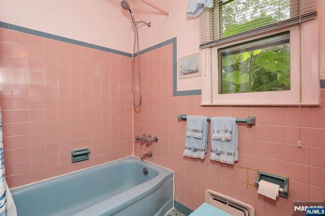 429 Polly Ann Terrace, Paramus, NJ 07652