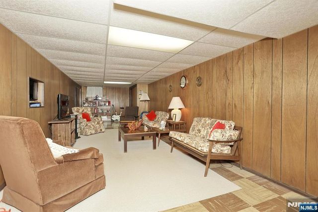 429 Polly Ann Terrace, Paramus, NJ 07652